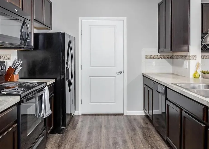 Landing - Modern With Amazing Amenities